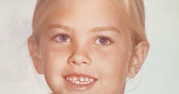 5歳の少女→50年後……「おいおいおい」「ウソだろ」　“衝撃の現在”に「もはやマーゴット・ロビー」【海外】