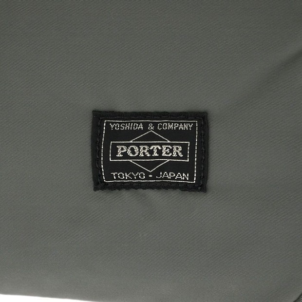 「2つ目です。前回は10年以上使用」ポーターの“長く使えるトートバッグ”が便利 「大きくて軽くて丈夫です」「いつもこれに戻る」