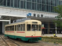 【60代に聞いた】買ってきてほしい「富山銘菓」ランキング！　2位は「銘菓 月世界 (月世界本舗)」、1位は？