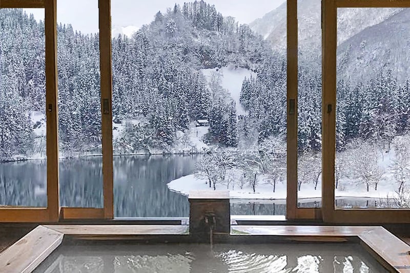 「冬に行きたい東北地方の温泉地」ランキング！　2位は「乳頭温泉郷」、1位は？