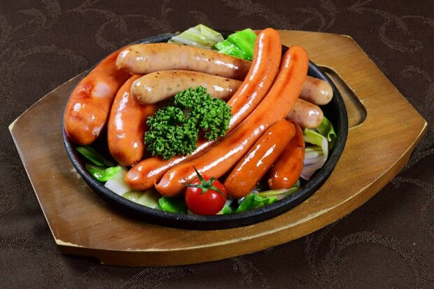 【男性に聞いた】最高にうまいと思う「ウインナー・ソーセージ」ランキング! 第2位は「伊藤ハム グランドアルトバイエルン」、第1位は?