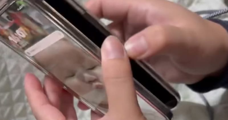 “2つ折りスマホ”を買い、なぜか超ウキウキな夫→画面を開くと…… 「初めてAndroidが欲しくなりました」“見れば納得の理由”に「最高の使い方」