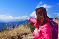 【女性が選ぶ】ダウンジャケットがおしゃれな「アウトドアブランド」人気ランキングTOP26！　第1位は「ザ・ノース・フェイス」【2025年最新調査結果】