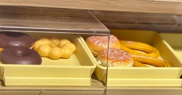 ミスド店舗のミニチュア、シルバニア赤ちゃんを置いたら……「お客様困ります!!」　“炎上不可避な光景”が120万表示「今日のバカッター」