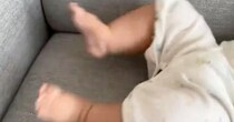 足をバタバタさせる6カ月赤ちゃん→次の瞬間……　電車で見ちゃダメな“まさかの姿”が160万再生「勘弁してww」「AI生成でもしない動き」