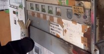 53年前のボロボロな自販機に、350円を入れると……　飛び出した“まさかの商品”に「こういうのでいいんだよ」「良すぎやろ…」