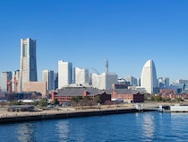 【30代以下が選ぶ】買ってきてほしい「横浜土産」人気ランキング！　2位は「トーチチョコレート（ベルプラージュ）」、1位は？