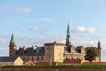 『果てしなきスカーレット』レビュー　悪くない、常軌を逸していることを除けば