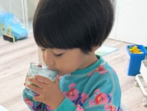 息子の朝食を用意したママ、ふとテーブルを見ると……「ひえええええ！」「イケメン過ぎる」　尊い光景が205万表示