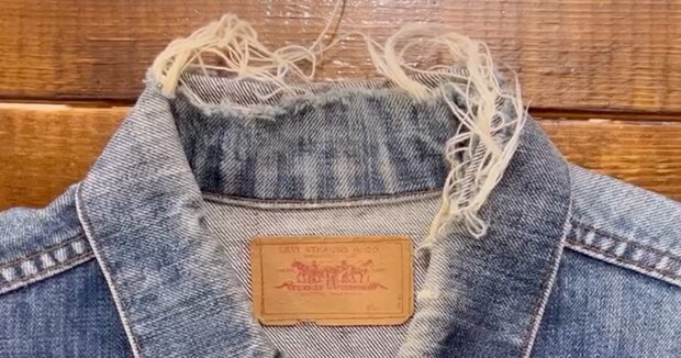 襟がボロボロになったジージャン、プロはマスキングテープを貼って……　驚きの仕上がりに「すごい職人技」「完璧な修理」