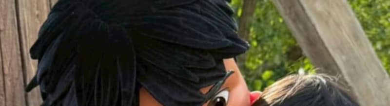 ディズニーで誕生日を過ごした親子、息子が「居るよ！」と気づくと……　ママ感涙の光景に「これはもう実写版」「やばい本家超え」