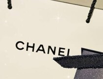 シャネルでリップを購入→店員の“思わぬ提案”で……　驚きの結末に「このクオリティ!?」「やばい」「お得感すごい！」