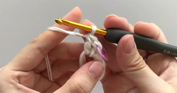 100均毛糸4玉を編んでいくと……　一目ぼれした完成品に「模様がかわいすぎ」「すぐに材料を集めました！」