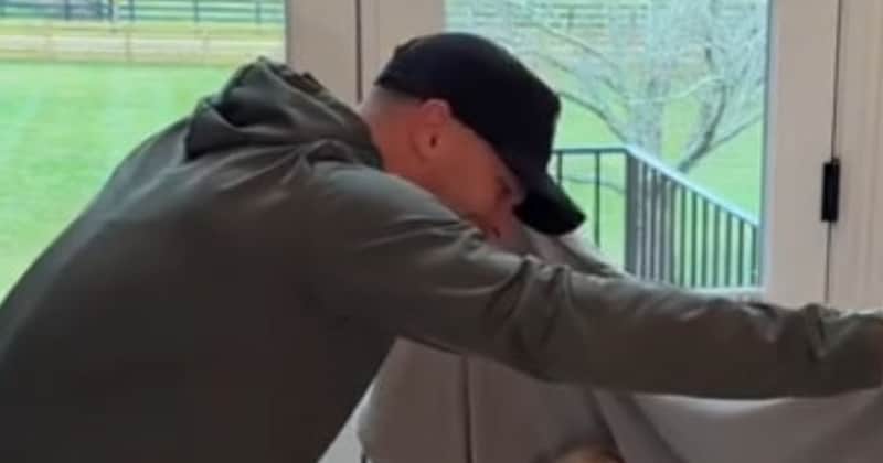 ママがお出掛け→三つ子が泣かないようにパパが…… 3800万再生の“かわいい作戦”に「よくやった」「最高だよ」【海外】