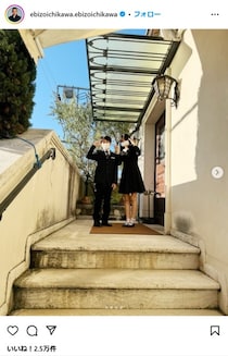 市川團十郎、亡妻・小林麻央さんが着用していた服を長女が着られるようになったと報告「よく似てる」　そっくりな姿を投稿