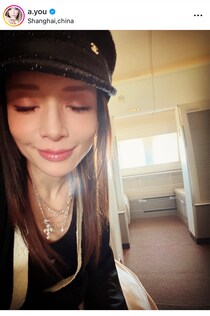 浜崎あゆみ、豪邸とホテル並みの巨大クリスマスツリー公開に驚き　「ホテルみたーい」「家の中にもあるんやね」「凄すぎる」