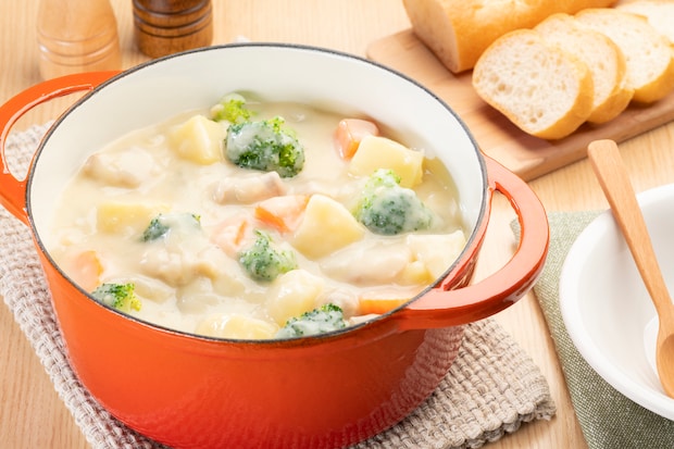 圧力鍋でシチューを作るため、野菜を入れたら……　「こんなことになるなんて」“まさかの光景”に「ドヒャーーーッ」「一瞬手で顔隠した」