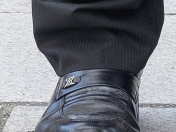 子どもの七五三、パパが19歳で買った“ほぼ新品”の靴で神社まで歩いたら……　「これは草」“衝撃の足元”が190万表示「同じことになりました」