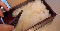 妻「なんかすごい寒いね」→現場仕事の夫のために作った“旦那弁当”がすごい！　「こんな奥さんいたら頑張れる！」「天才」
