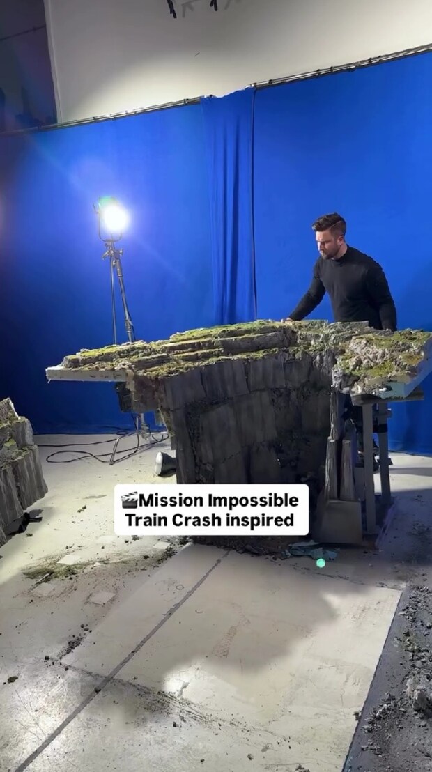 『ミッションインポッシブル』の名シーンをミニチュアで再現すると……　「うわあああああ！」「信じられないんだが」信じられない光景が1000万再生超え【海外】