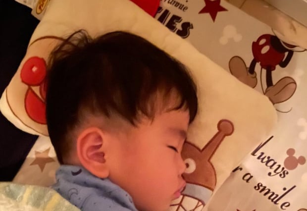 インフルでパパ隔離→寂しがる息子を救ったのは……　尊すぎる光景が133万表示「胸打たれた」