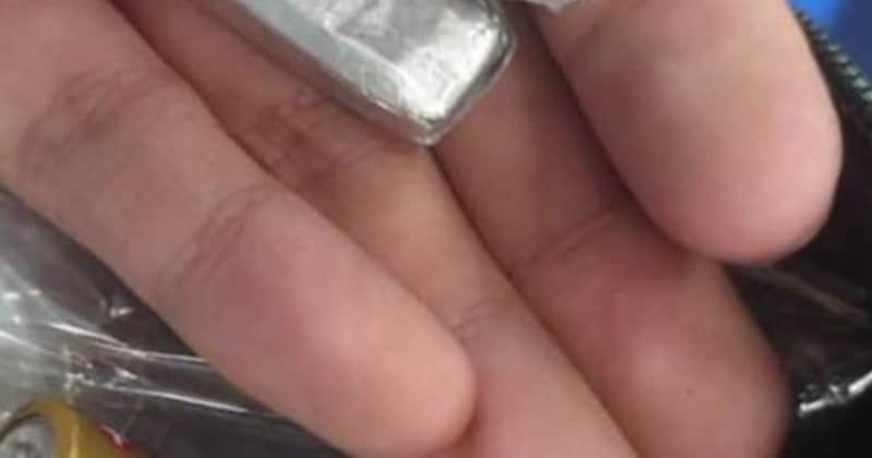 カバンの底がやけに熱い→中身を確認したら……「そんなことある??」　430万表示の“予想外すぎるヒヤリ事案”に「気を付けないと」「マジ注意だね」