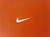 「一生履ける定番」NIKEの“スニーカー”が人気　「どんな服にも合う」「クッション性が良い」