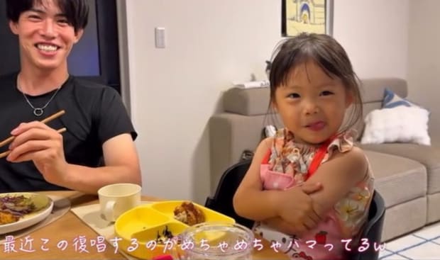 「パパかっこいい？」と3歳娘に聞くと……　お笑いを理解しすぎた娘と両親のやり取りが185万再生「天才すぎ」「全員がかわいい」