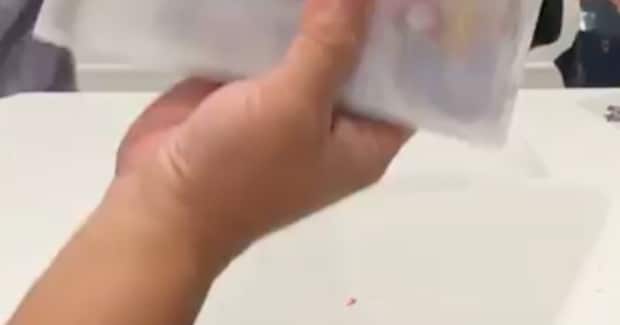 平成1桁生まれのパパ、娘たちのシール帳をみてやりたくなり…… まさかの完成品が150万再生「こんなお父さん欲しかった!」「笑笑笑」「可愛く見えてきた」