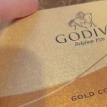 母にもらった「GODIVA」→ウキウキで開けたら……　まさかの中身に「笑った」「こんなんあるんやw」と170万再生