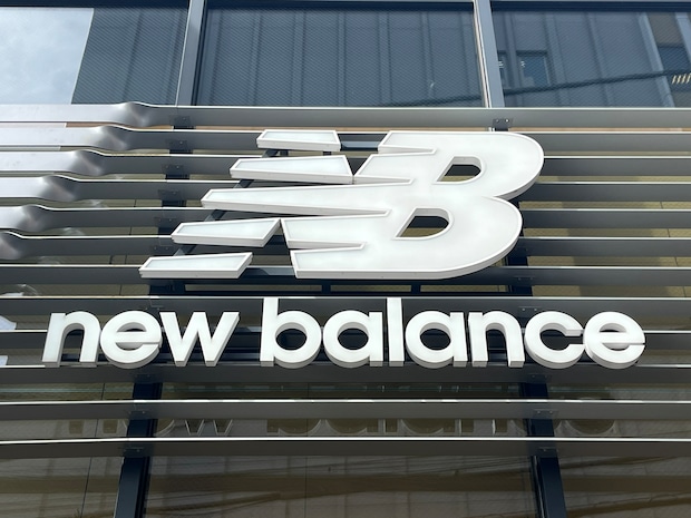 「1日履いても疲れない」New Balance（ニューバランス）の“レディーススニーカー”に絶賛の声 「なんと言っても形がいい」「スカートにもパンツにも合う」