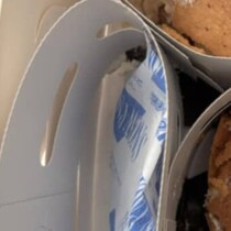 飲み会帰りの夫「ケーキ買ってくるね」→妻がウキウキで待っていたら……　「どうやったらこうなるの」“衝撃の中身”に「ケーキはどこ」