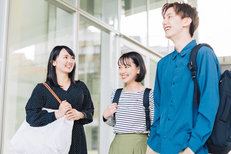 【男性に聞いた】優秀な学生が多いと思う「日本の外国語大学」ランキング！　2位は「京都外国語大学」、1位は？
