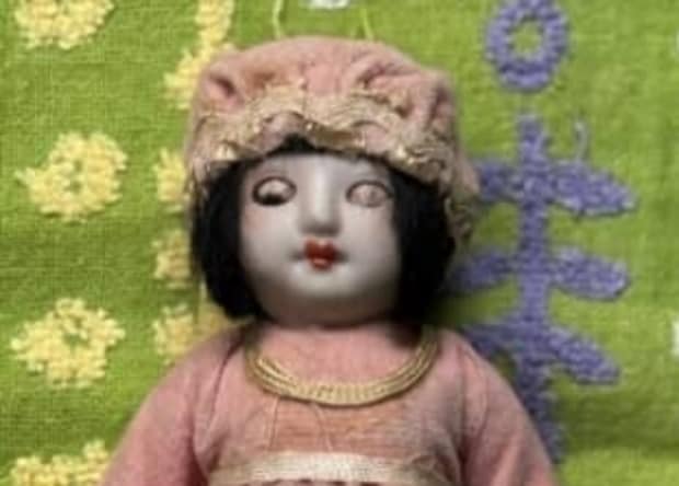 骨董市で1500円だった“ボロボロの人形”→手入れしたら……　目を疑う大変身に「生まれ変わりましたね」「べっぴんさん」