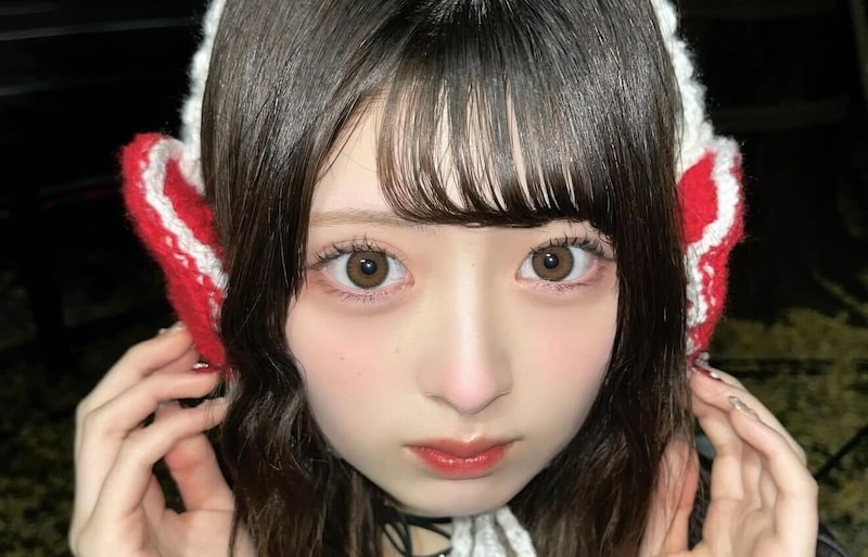 「ベビーフェイスで高身長」“秋元康プロデュース”16歳アイドル、“メイクの先生”は人気YouTuber　 愛用コスメは「母から……」