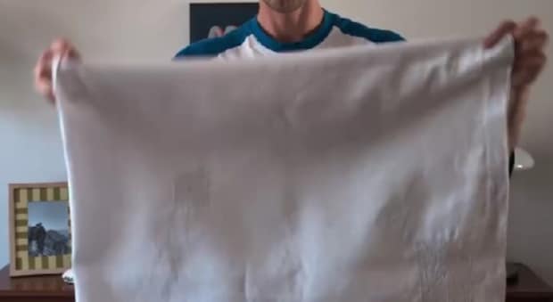 1枚の大きなテーブルクロスを縫い合わせていくと……？　驚きの完成品に「ブラボー!!!」「とても美しい！」【海外】