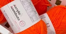 編み物にハマった「元・無趣味女」→オレンジの毛糸“3.5玉”を3日編んだら……「声出ちゃいました」　完成した“すてきアイテム”が40万再生