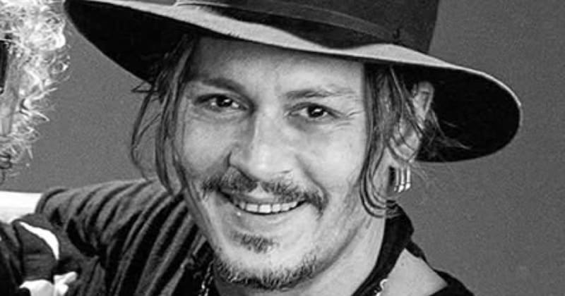 「こ、これは！！」　ジョニー・デップ、まさかの“300円の指輪”を着用!?　「やばい」「どういうことなの」