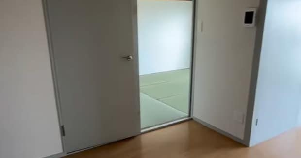 空っぽの2LDKで、“恋人との同棲生活”をスタート→5カ月後……「センスよすぎ」 こだわりつまった“おしゃれ部屋”に「すてきすぎてため息が」