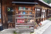 「80年代の日本の“自販機”、どんな感じ？」　海外SNSの投稿に「便利の象徴」「治安の良さは日本ならでは」など驚く反応が続々集まる