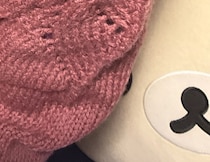 娘がコツコツ編んで母の誕生日にプレゼントしたのは……　まさかの一品に「すごい！」「お母様喜んだでしょ」「最高の親孝行です」