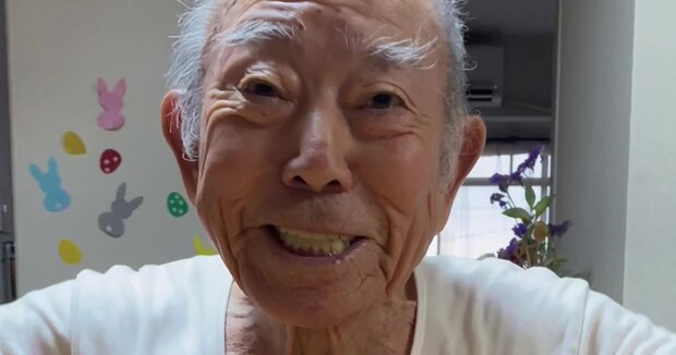 87歳おじいちゃん、人生初の髪染めに挑戦したら……「若くなったんちゃう？」　まさかの大変身に「めっちゃいけてる」