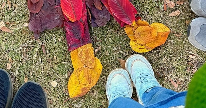 落ち葉アートを知った娘「作ってパパ！」→2時間後……　600万表示の“衝撃の完成品”に「パパの愛に感謝」「元気貰っちゃいました」