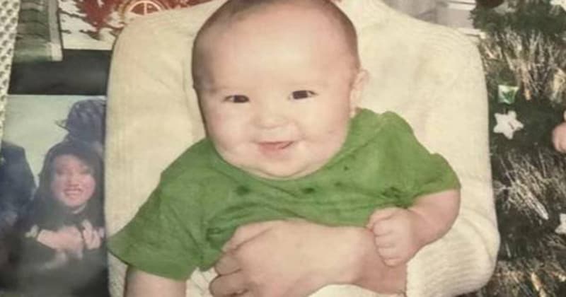 カザフスタンで生まれた赤ちゃん→10歳で英国へ移住し、10年後……「わ～すごい」　現在の姿に「うらやましいなあ」【海外】