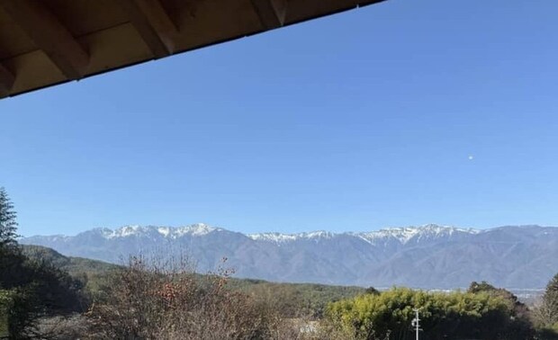 長野県上空に“不審なメッセージ”出現　「不思議すぎる」奇妙な光景に考察集まる「宣伝かな？」