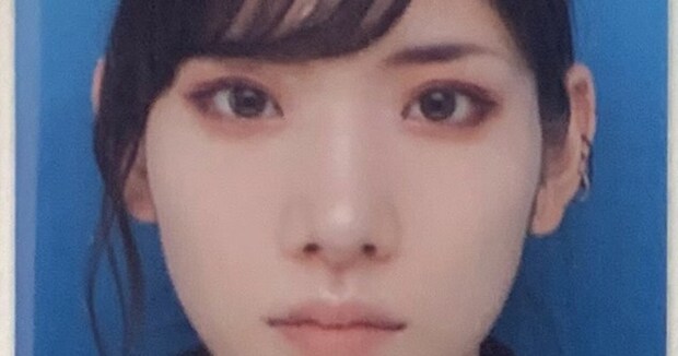 ←運転免許証　宅建士証→　「どちらが本当の姿ですか！」　顔写真の“信じられないギャップ”に衝撃「かっこいい」「ジョジョに出てきそう」
