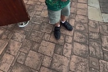 水筒を9本なくした息子→堪忍袋の緒が切れたママが渡したのは……　まさかの光景が8600万再生「これぞ育児」「天才だね」【海外】