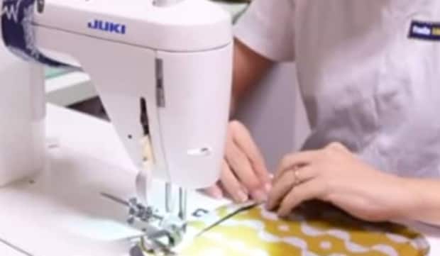 高1息子「寒くなってきたから明日までに服作れる?」→母が本気を出すと…… 驚きの完成品に「結構まじで好きだわ」