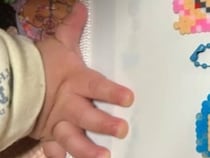 「ラブブ」を学校に持って行きたい娘→阻止したいママが「これで我慢して」と渡したのは……　「その手があったか」驚きの代案に「まねさせて」