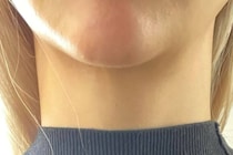 ユニクロの服で保育園へ行くも→帰宅後……　「旦那よ言えし」　まさかの格好に「声出た」「新手のパリコレ」